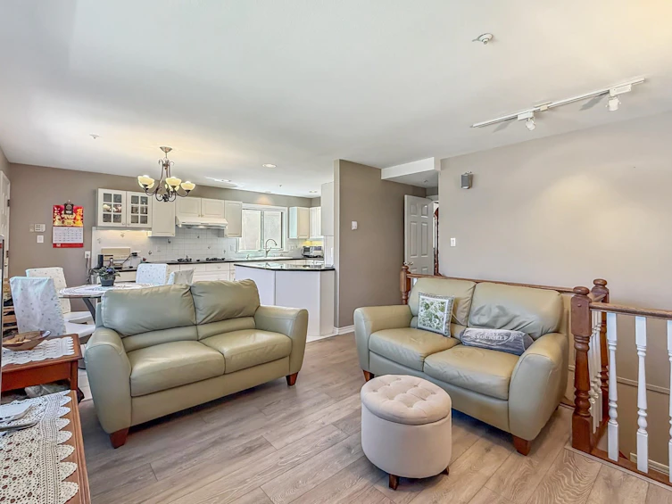 2755 W 20th Avenue, Vancouver, BC, V6L 1H1 - 2
