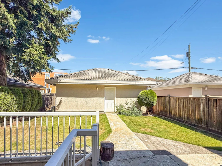 2755 W 20th Avenue, Vancouver, BC, V6L 1H1 - 35