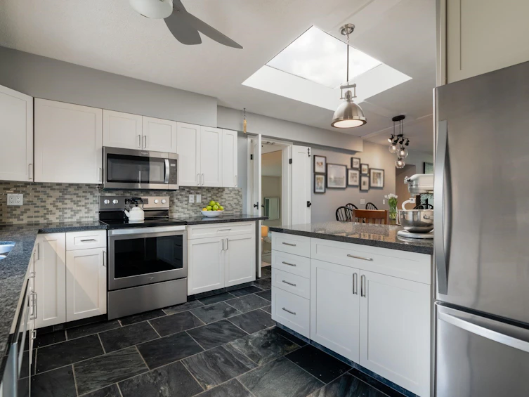 1932 Jones Avenue, North Vancouver, BC, V7M 2W5 - 15