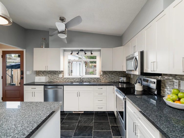 1932 Jones Avenue, North Vancouver, BC, V7M 2W5 - 18