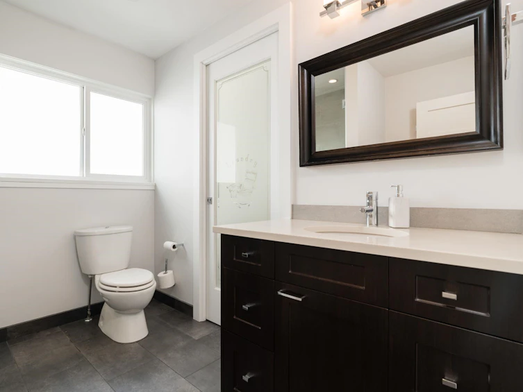 1932 Jones Avenue, North Vancouver, BC, V7M 2W5 - 23