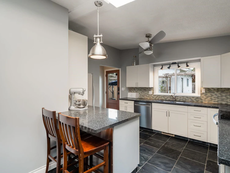 1932 Jones Avenue, North Vancouver, BC, V7M 2W5 - 13