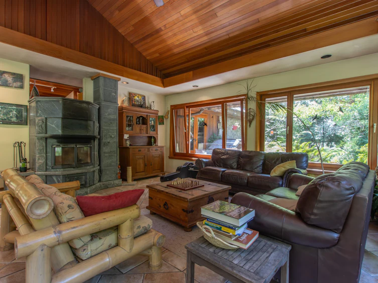 5071 Paradise Valley Road, Squamish, BC, V0N 1T0 - 4