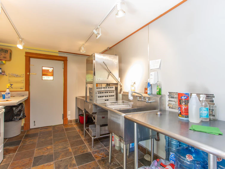 5071 Paradise Valley Road, Squamish, BC, V0N 1T0 - 40