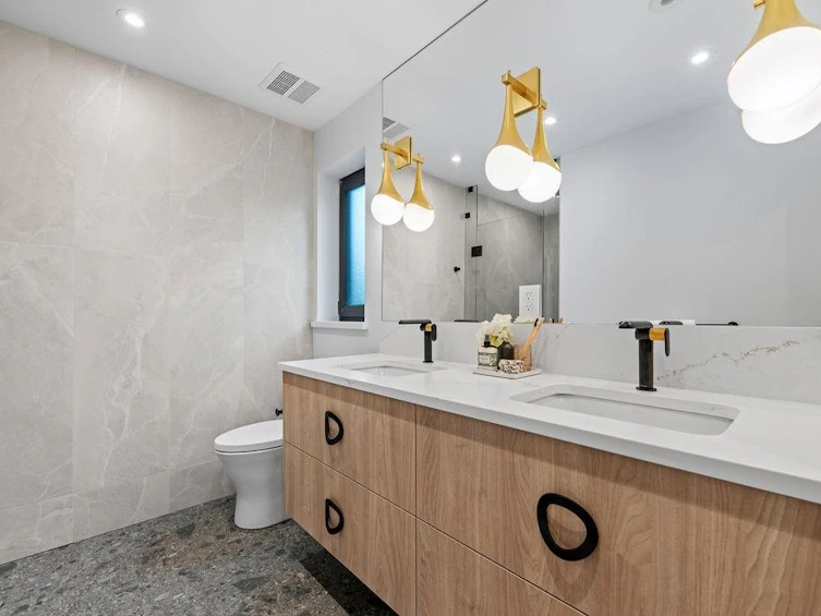 1-2936 W 12 Avenue, Vancouver, BC, V6K 2R3 - 14