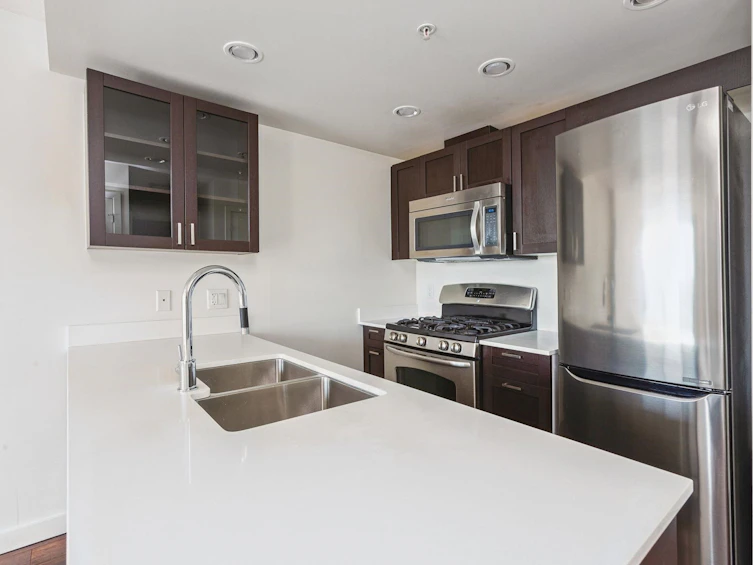 1205-4815 Eldorado Mews, Vancouver, BC, V5R 0B2 - 4