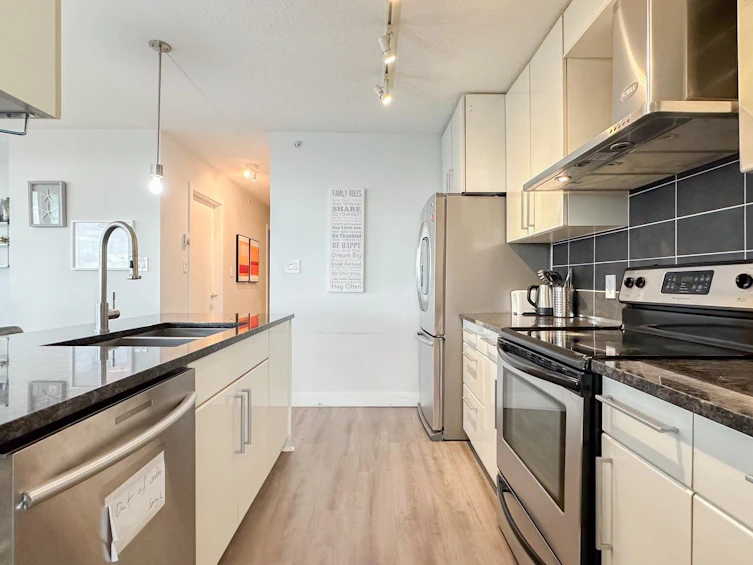 2705-689 Abbott Street, Vancouver, BC, V6B 0J2 - 12