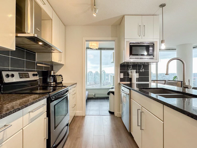 2705-689 Abbott Street, Vancouver, BC, V6B 0J2 - 11