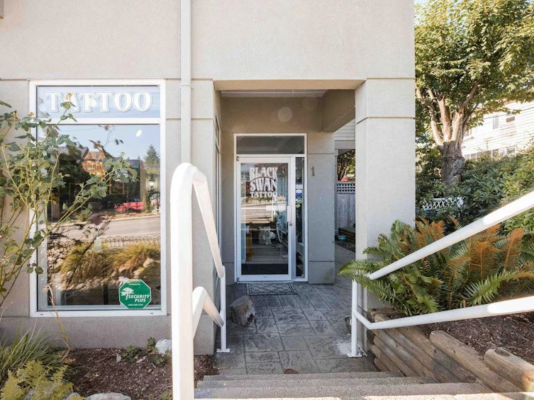 101-703 Gibsons Way, Gibsons, BC, V0N 1V9