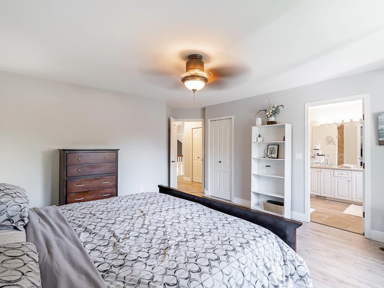 16898 61a Avenue, Surrey, BC, V3S 8X7 - 16