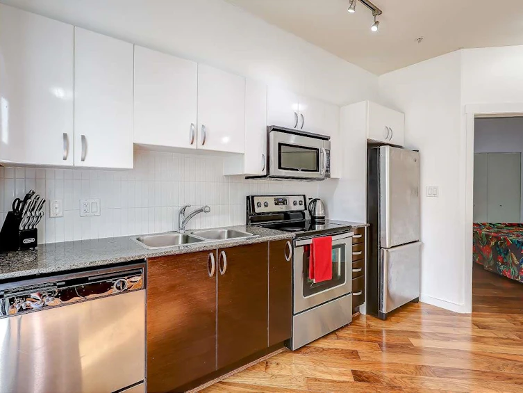 211-13728 108 Avenue, Surrey, BC, V3T 0G2 - 8