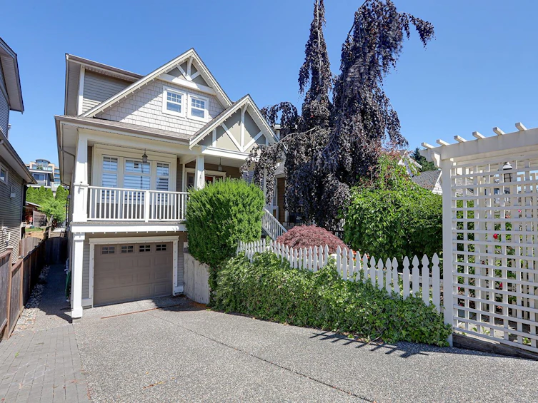 15451 Goggs Avenue, Surrey, BC, V4B 2N5 - 2