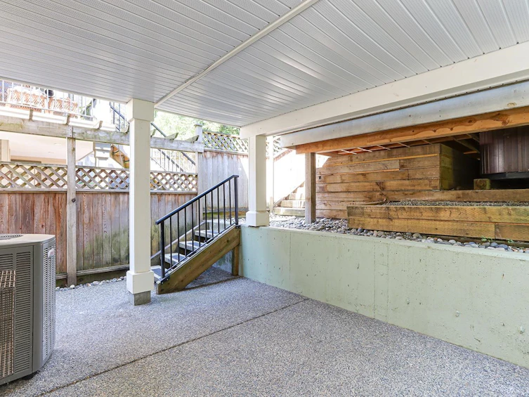 15451 Goggs Avenue, Surrey, BC, V4B 2N5 - 34