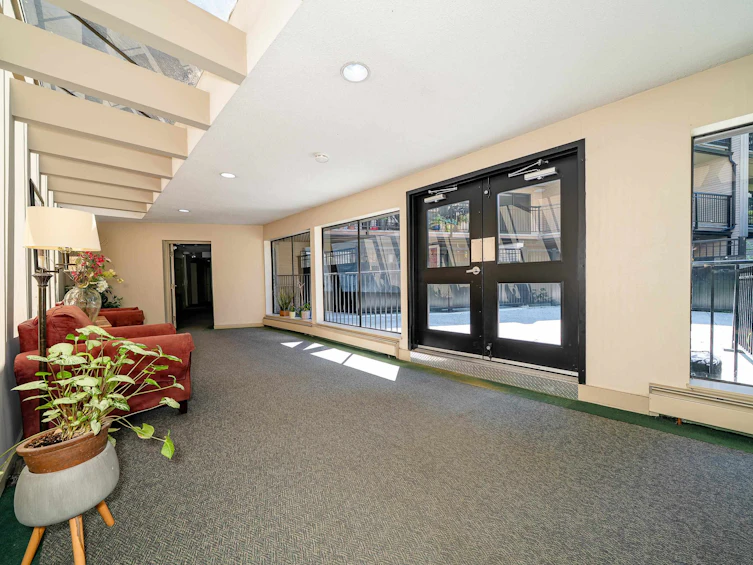 214-1385 Draycott Road, North Vancouver, BC, V7J 3K9 - 5
