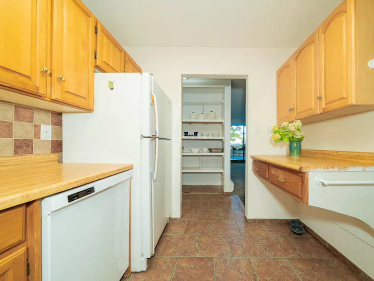 214-1385 Draycott Road, North Vancouver, BC, V7J 3K9 - 9