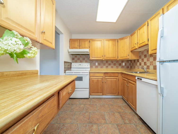 214-1385 Draycott Road, North Vancouver, BC, V7J 3K9 - 8