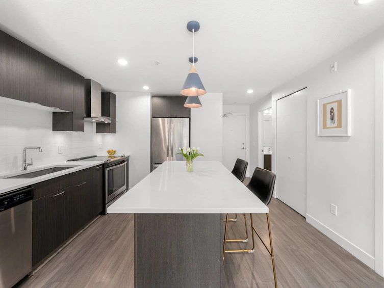 111-719 W 3rd Street, North Vancouver, BC, V7M 0E7 - 9