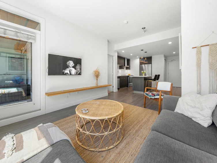 111-719 W 3rd Street, North Vancouver, BC, V7M 0E7 - 7