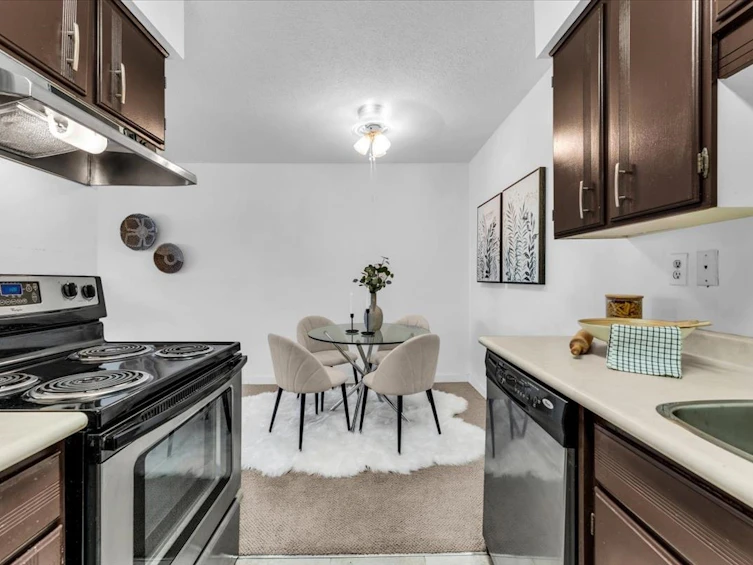 204-122 E 17th Street, North Vancouver, BC, V7L 2V5 - 13
