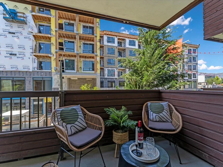 204-122 E 17th Street, North Vancouver, BC, V7L 2V5 - 4