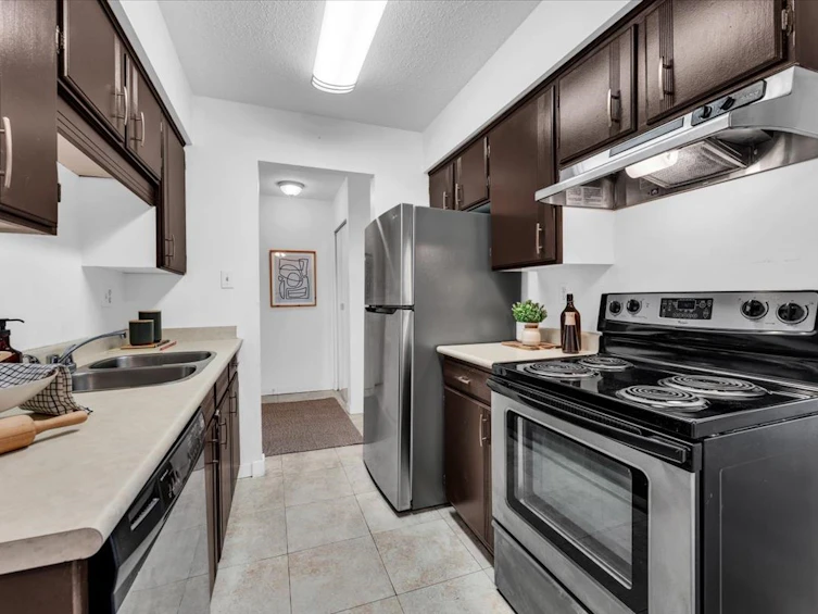 204-122 E 17th Street, North Vancouver, BC, V7L 2V5 - 15