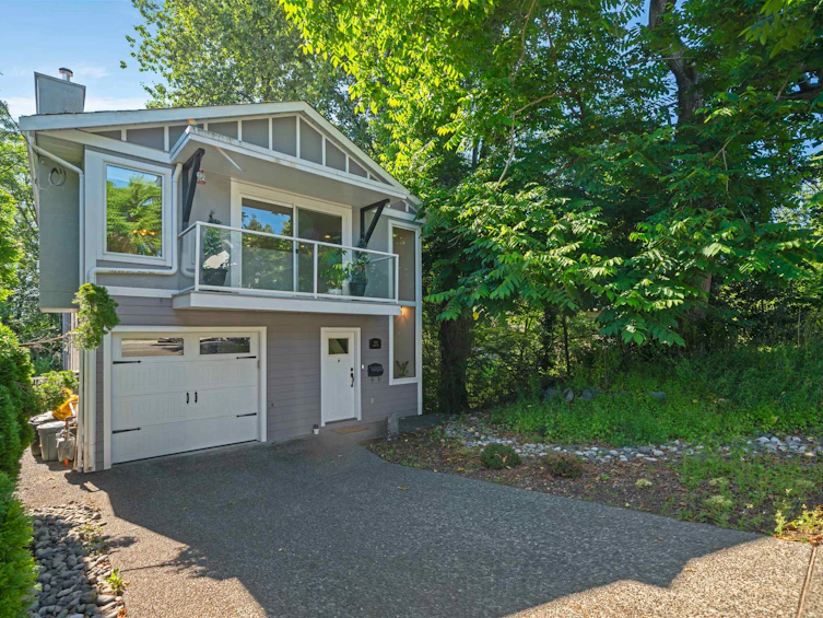 1911 Mahon Avenue, North Vancouver, BC, V7M 2T4 - 2