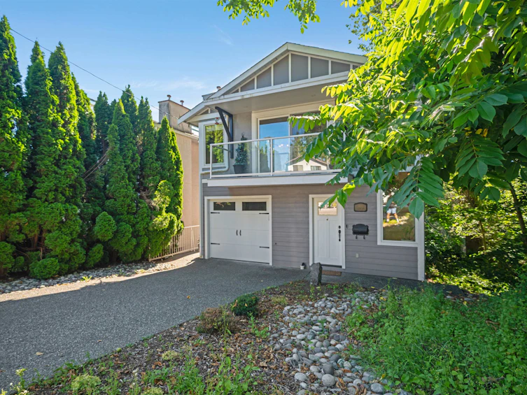 1911 Mahon Avenue, North Vancouver, BC, V7M 2T4 - 3