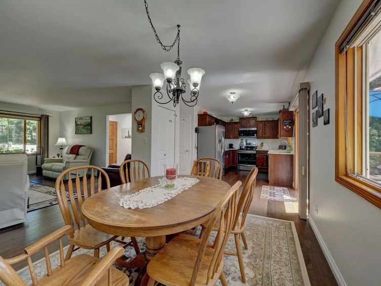 3187 Mossy Rock Road, Roberts Creek, BC, V0N 2W2 - 11