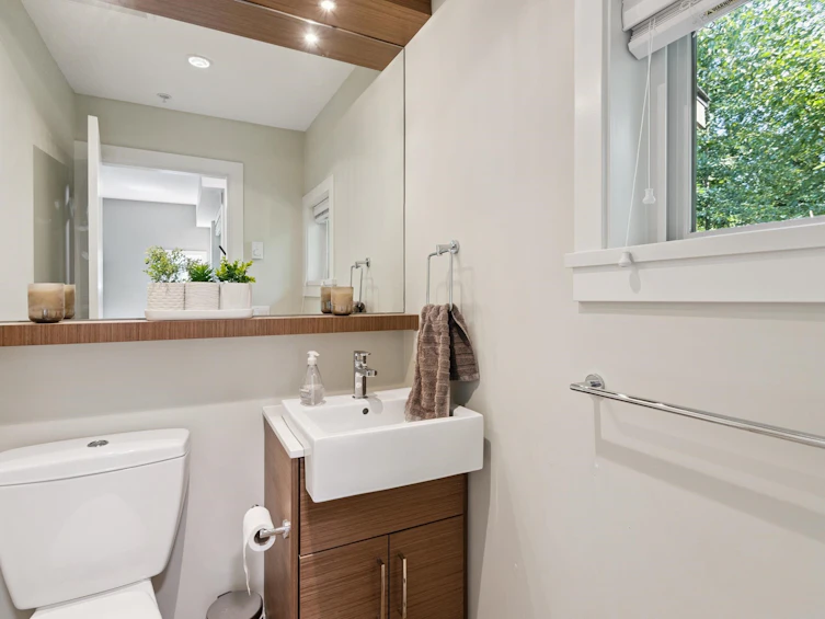 401-2135 Heritage Park Lane, North Vancouver, BC, V7H 0B6 - 7