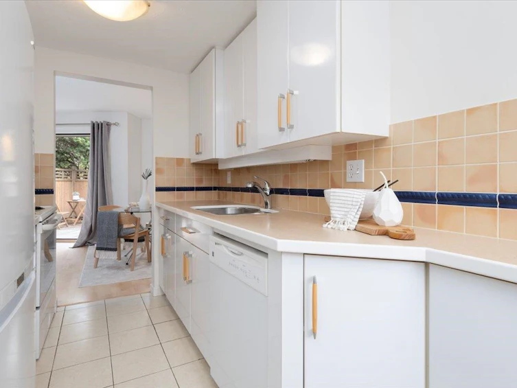 6-251 W 14th Street, North Vancouver, BC, V7M 1P4 - 11