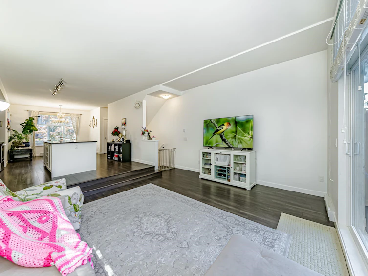 43-15340 Guildford Drive Drive, Surrey, BC, V3R 0C9 - 9