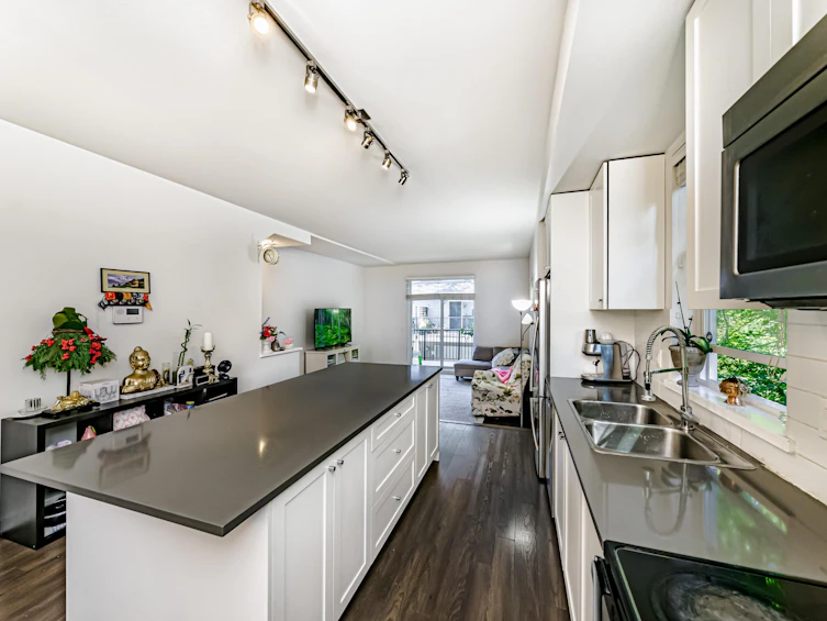 43-15340 Guildford Drive Drive, Surrey, BC, V3R 0C9 - 15