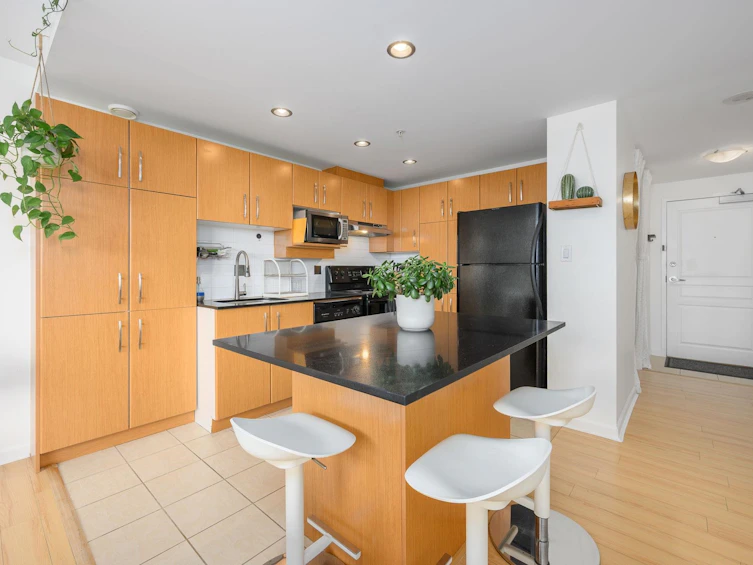 207-9288 University Crescent, Burnaby, BC, V5A 4X7 - 10
