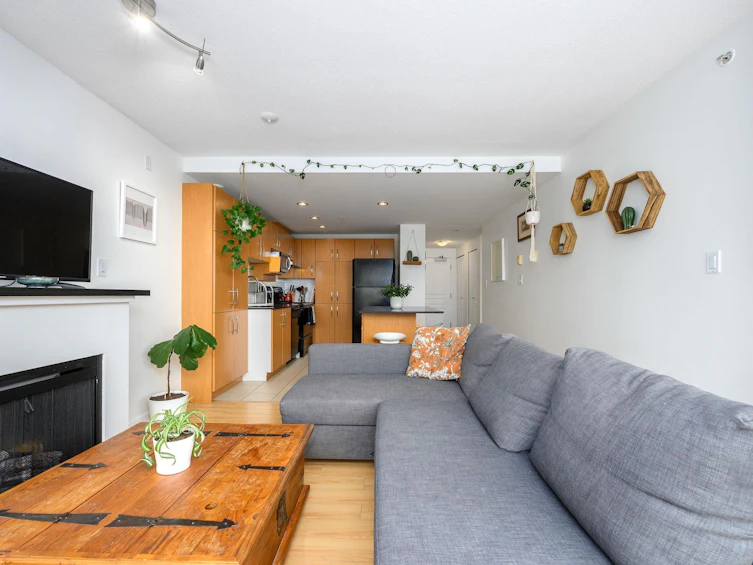 207-9288 University Crescent, Burnaby, BC, V5A 4X7 - 9