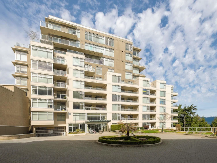 207-9288 University Crescent, Burnaby, BC, V5A 4X7 - 2