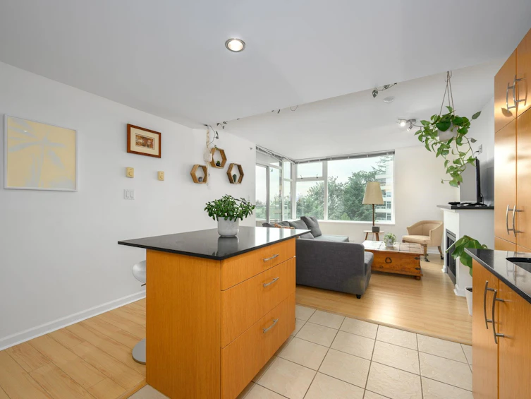 207-9288 University Crescent, Burnaby, BC, V5A 4X7 - 14