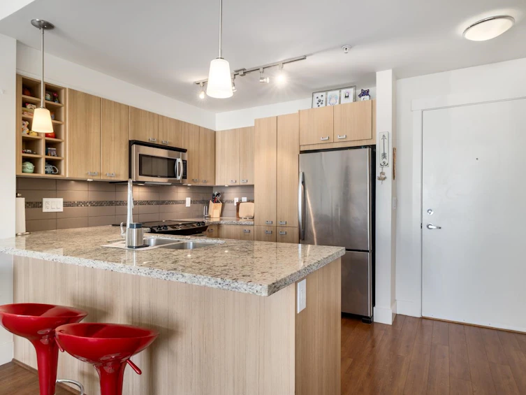 308-709 Twelfth Street, New Westminster, BC, V3M 4J7 - 2