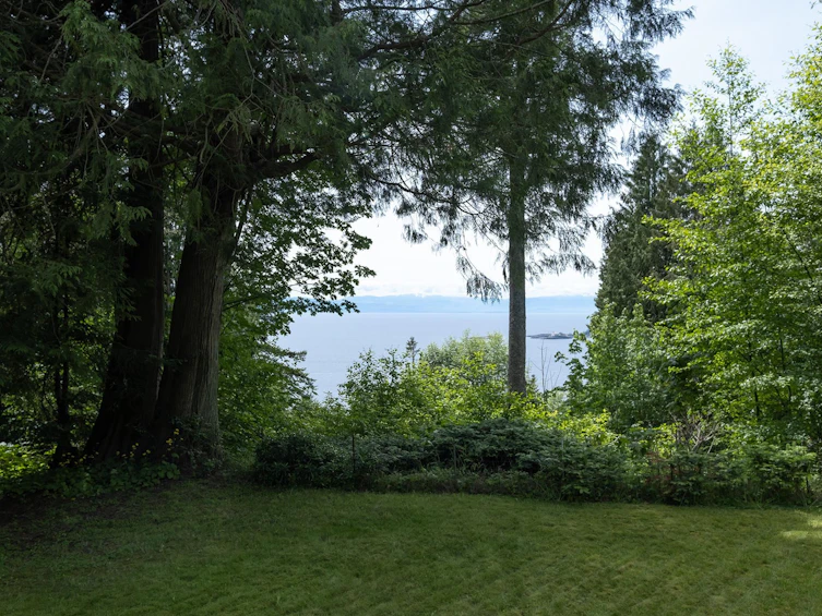 8127 Redrooffs Road, Halfmoon Bay, BC, V7Z 1A7 - 3
