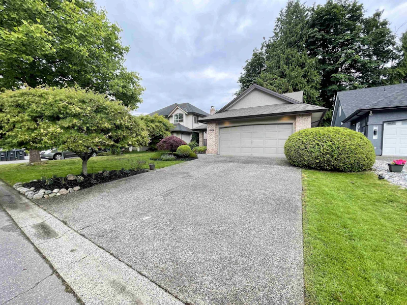 16096 108a Avenue, Surrey BC V4N 1P1