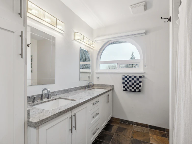 15476 Kilmore Court, Surrey, BC, V3S 6N8 - 15