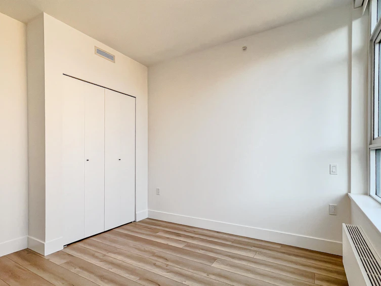 705-8750 University Crescent, Burnaby, BC, V5A 0G9 - 8