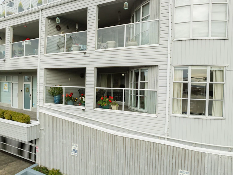 101-2412 Haywood Avenue, West Vancouver, BC, V7V 1Y1 - 23