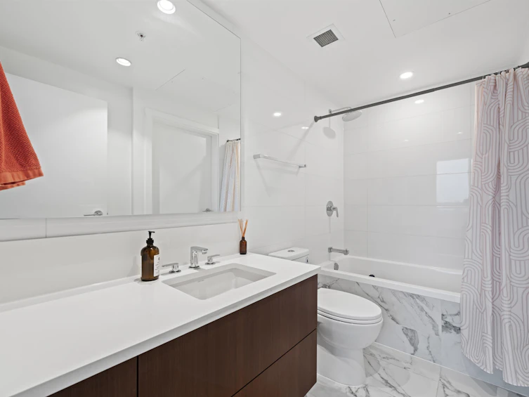 802-1632 Lions Gate Lane, North Vancouver, BC, V7P 0E2 - 17