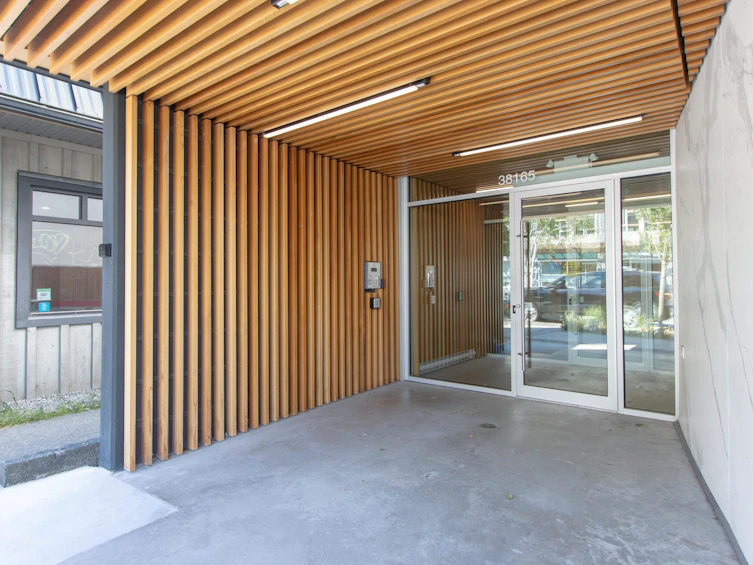 201-38165 Cleveland Avenue, Squamish, BC, V8B 0P1 - 2