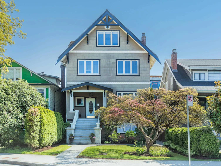 2814 W 3rd Avenue, Vancouver, BC, V6K 1M7