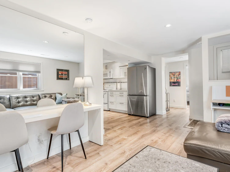 2814 W 3rd Avenue, Vancouver, BC, V6K 1M7 - 6