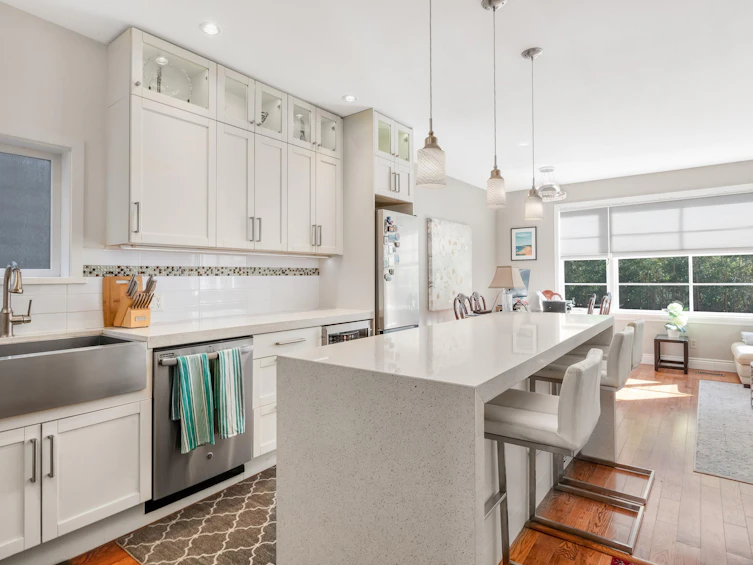 2814 W 3rd Avenue, Vancouver, BC, V6K 1M7 - 2