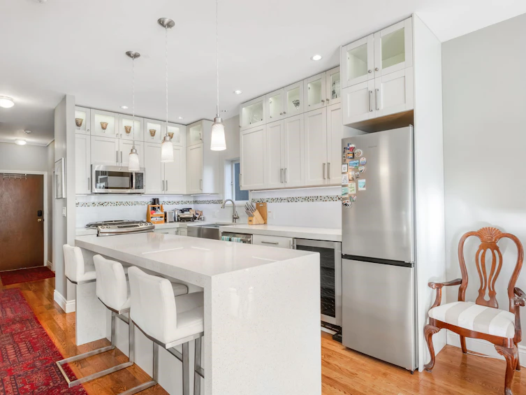 2814 W 3rd Avenue, Vancouver, BC, V6K 1M7 - 3