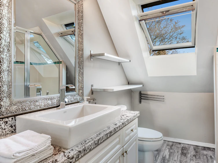 2814 W 3rd Avenue, Vancouver, BC, V6K 1M7 - 18