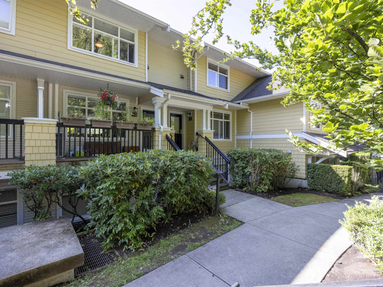 11-6878 Southpoint Drive, Burnaby, BC, V3N 5E4
